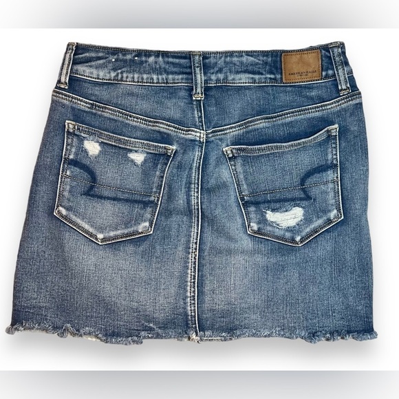 American Eagle Next Level Stretch Distressed Denim Mini Skirt Size 8 - Picture 4 of 6